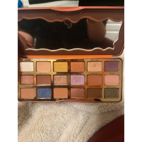 Too Faced Better Than Chocolate Eye Shadow Palette 16 Shades Cocoa Infused - Picture 3 of 3